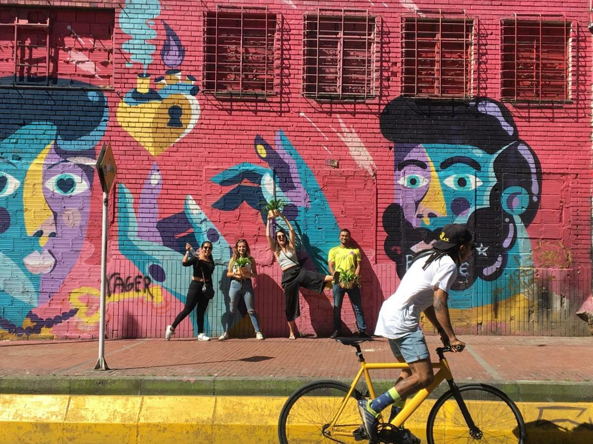 Alegrias Hostel Bogota Exterior photo